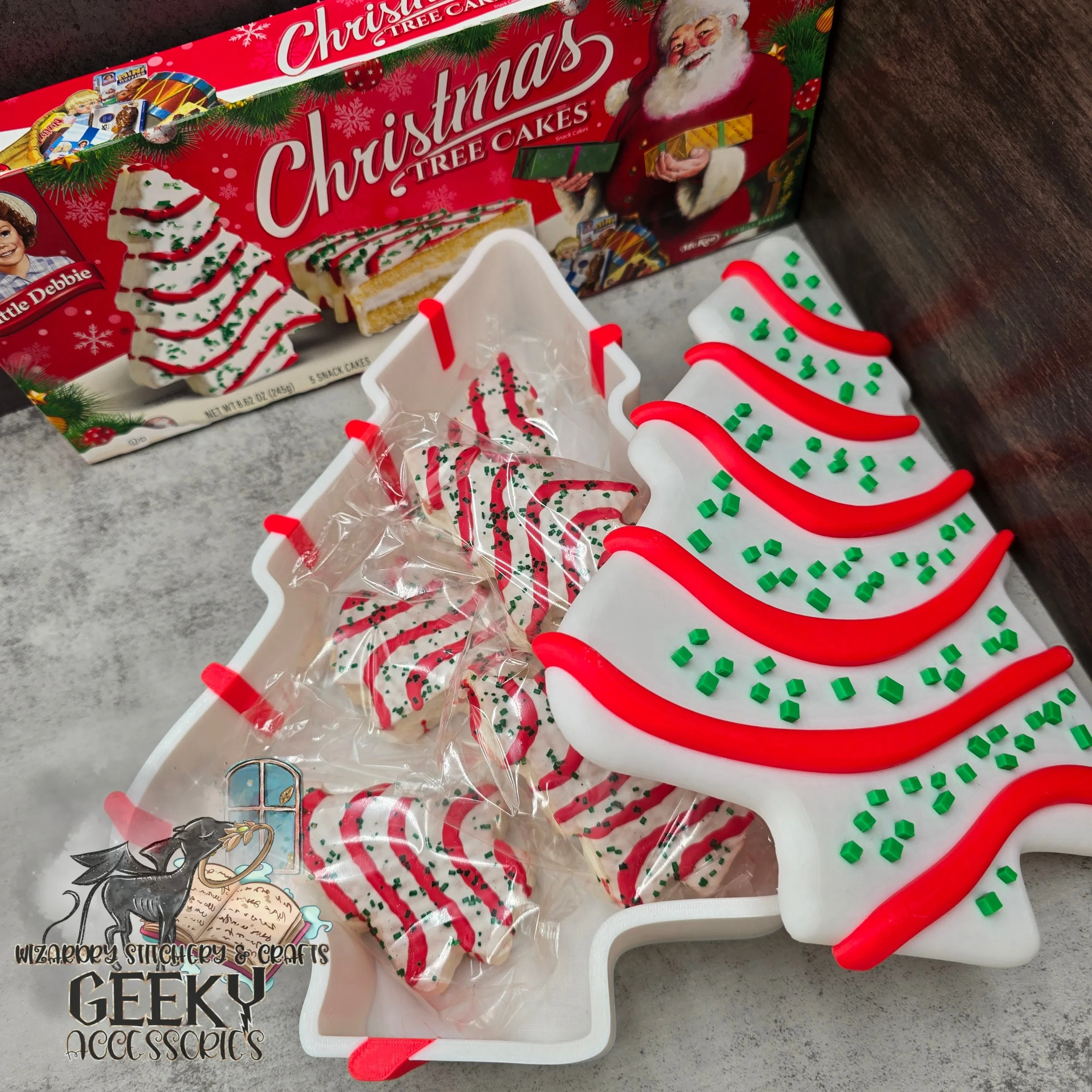 Christmas Tree Cake Container - Silky