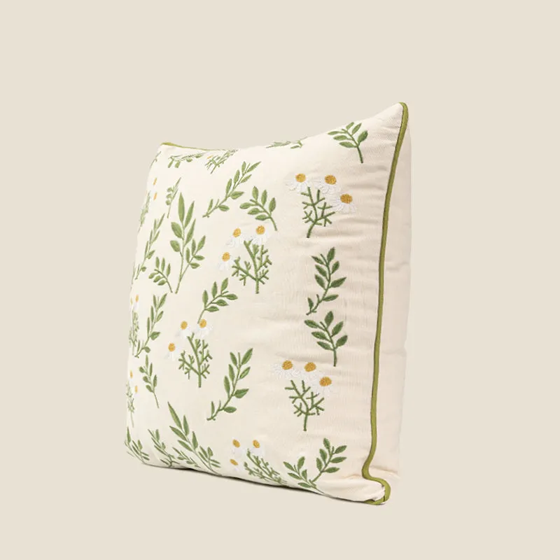 Daisy-patterned Throw Pillow