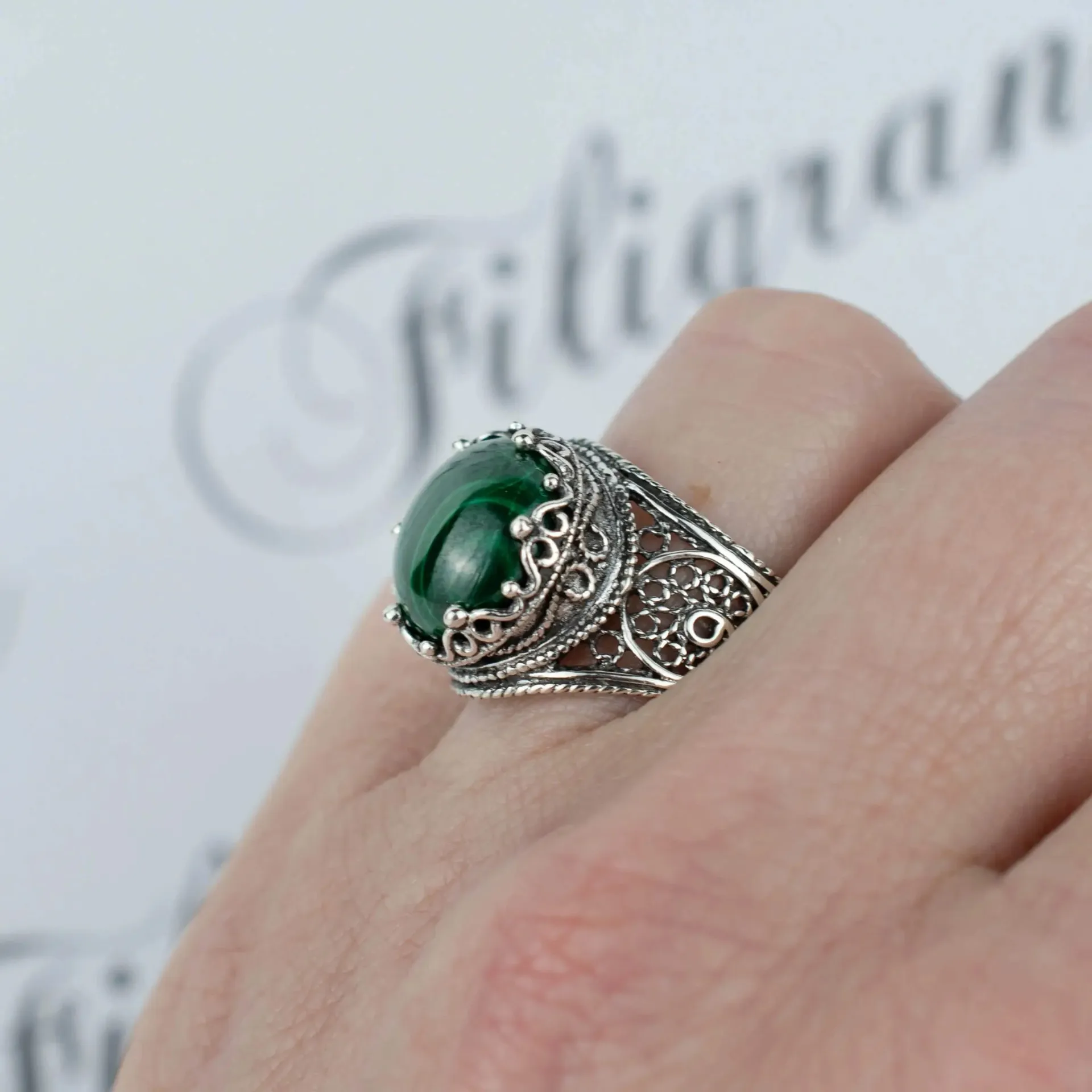 Malachite Crown Silver Ring - Filigree Art Cocktail Design, Green Stone Ring, Elegant Accessory, Handcrafted Art