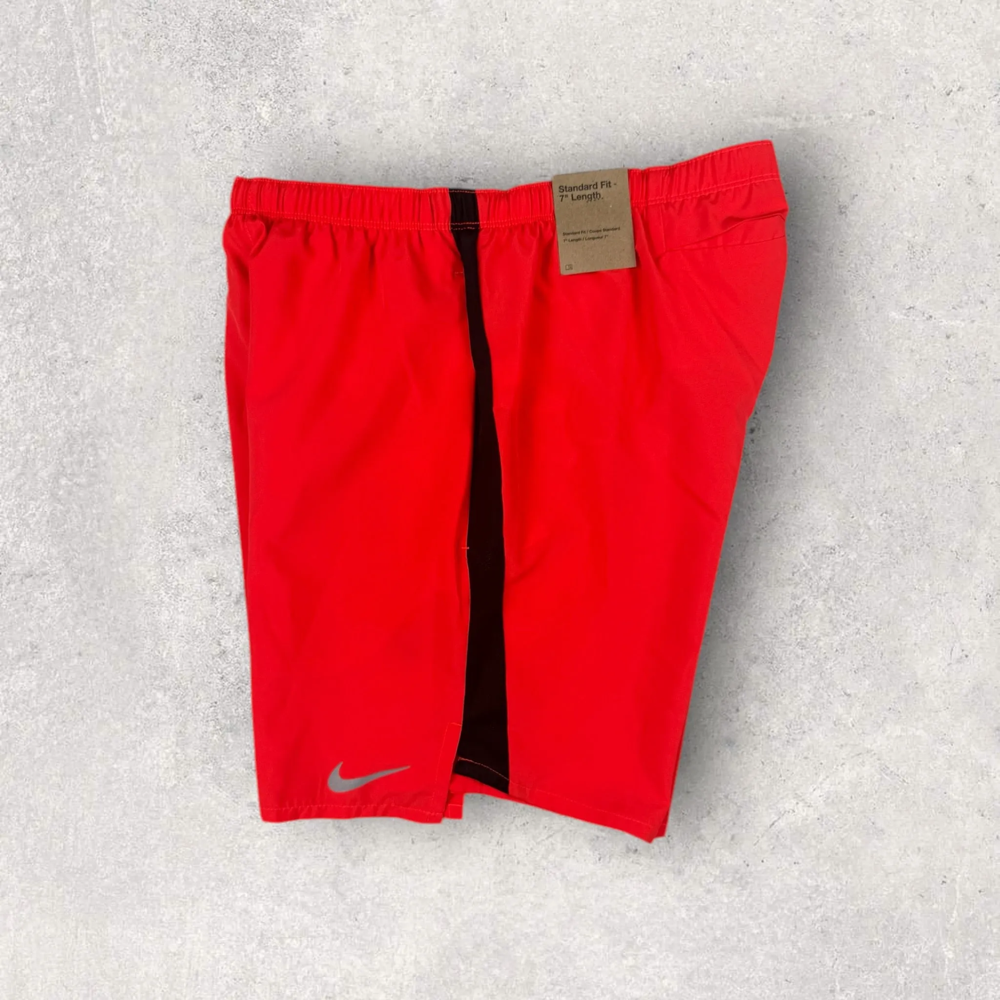 NIKE CHALLENGER SHORTS 7 INCH- CRIMSON