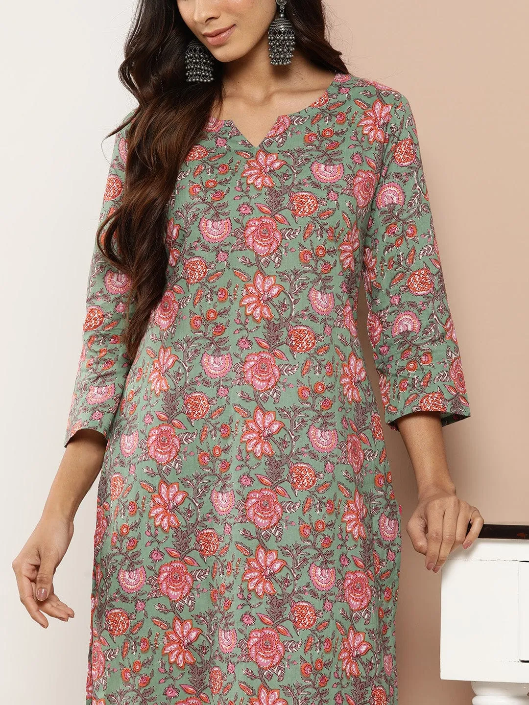 Varanga Women Green & Pink Floral Printed Floral Kurta